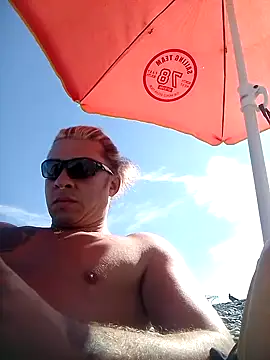 Lovely milk online show from October 17, 2025, 9:12 am