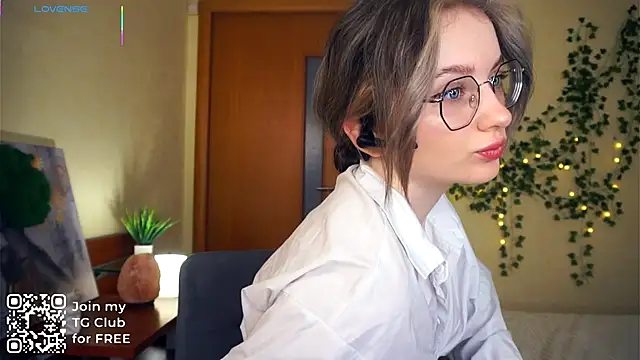 Snapshot of DarylBeresford chatting on October 1, 2025, 5:23 am DarylBeresford online show from October 1, 2025, 5:23 am