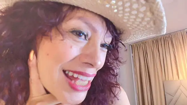 Snapshot of Kasandra_Gomez chatting on May 31, 2026, 12:33 pm Kasandra Gomez online show from May 31, 2026, 12:33 pm