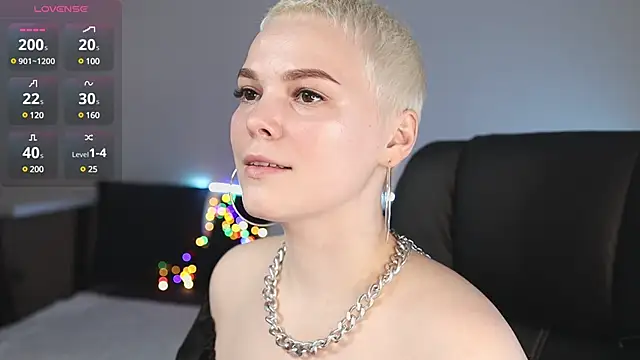 LikaBerry1 online show from February 12, 2025, 8:29 pm