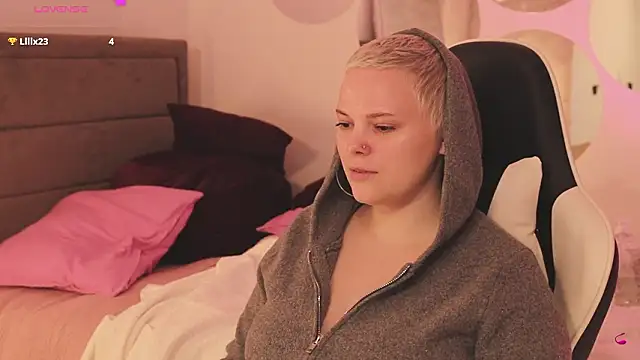 LikaBerry1 online show from January 17, 2026, 12:31 pm