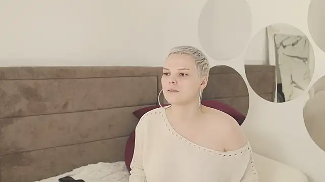 Snapshot of LikaBerry1 chatting on September 25, 2025, 11:38 am LikaBerry1 online show from September 25, 2025, 11:38 am