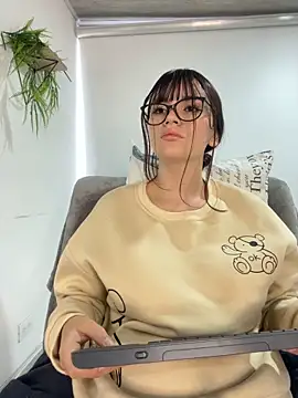 angel natural online show from February 11, 2025, 10:18 pm