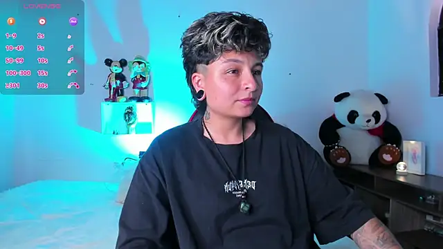 ZuryRamirez  online show from May 23, 2026, 8:19 pm