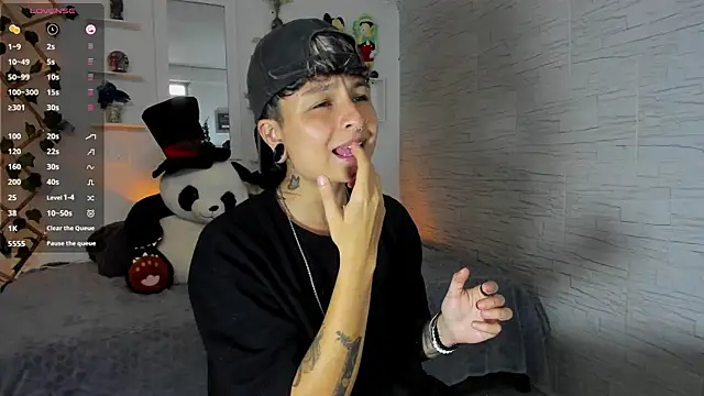 ZuryRamirez  online show from September 20, 2025, 8:14 pm