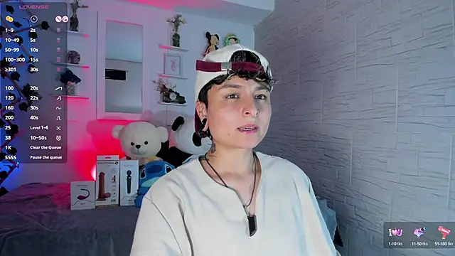 ZuryRamirez  online show from October 5, 2025, 9:05 pm