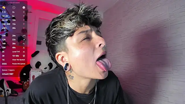 ZuryRamirez  online show from September 22, 2025, 8:15 pm