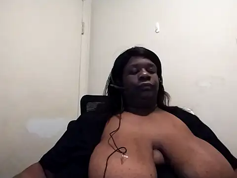 Snapshot of whitwhit86 chatting on October 24, 2025, 10:53 pm whitwhit86 online show from October 24, 2025, 10:53 pm