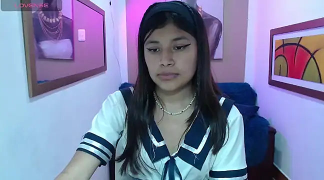 hanha rossee online show from March 5, 2025, 5:08 pm