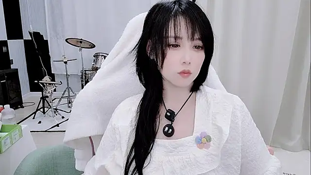 Snapshot of Vaness-a chatting on May 18, 2026, 1:38 pm Vaness-a online show from May 18, 2026, 1:38 pm