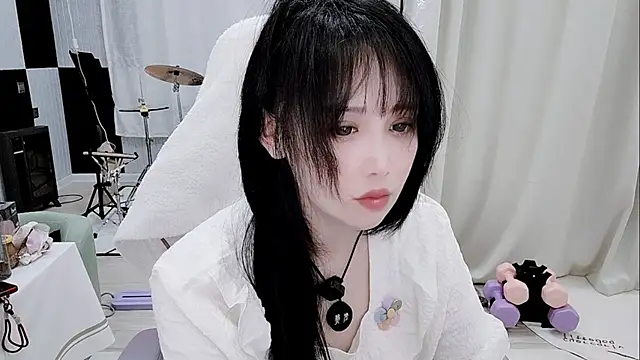Snapshot of Vaness-a chatting on June 10, 2026, 5:03 pm Vaness-a online show from June 10, 2026, 5:03 pm