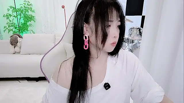 Vaness-a online show from November 18, 2025, 3:48 pm