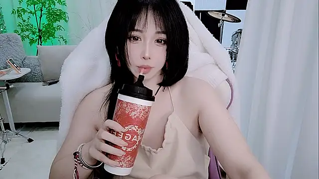 Vaness-a online show from November 29, 2025, 11:49 pm