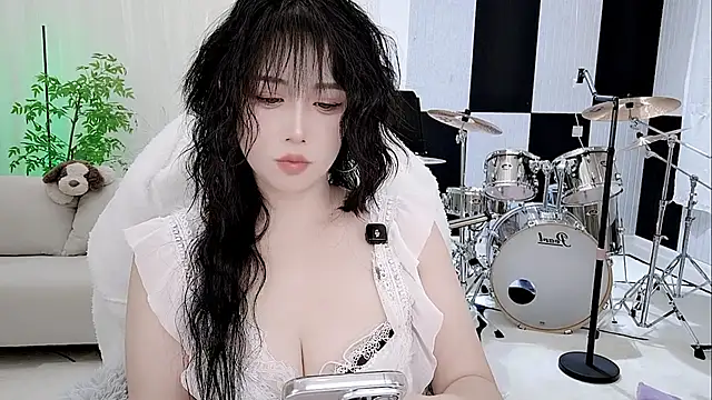 Vaness-a online show from October 16, 2025, 8:06 pm