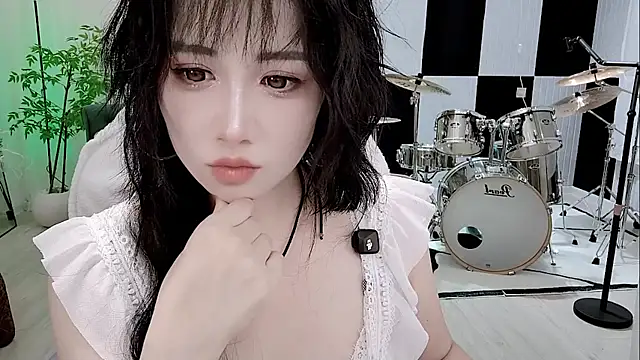 Vaness-a online show from October 3, 2025, 4:30 pm