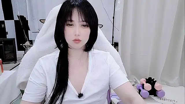 Snapshot of Vaness-a chatting on May 15, 2026, 12:47 pm Vaness-a online show from May 15, 2026, 12:47 pm