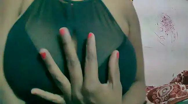 Snapshot of HOT-SEEMAA chatting on December 18, 2024, 5:21 pm HOT-SEEMAA online show from December 18, 2024, 5:21 pm