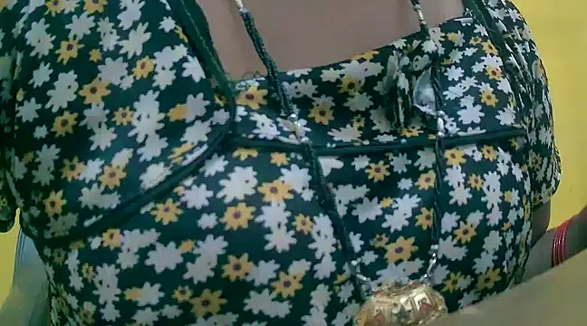 Snapshot of LOVE-SUSHILA chatting on March 13, 2025, 6:26 am LOVE-SUSHILA online show from March 13, 2025, 6:26 am