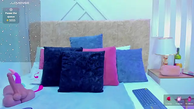 Snapshot of ashley__foxx_ chatting on October 28, 2025, 2:05 pm ashley foxx online show from October 28, 2025, 2:05 pm