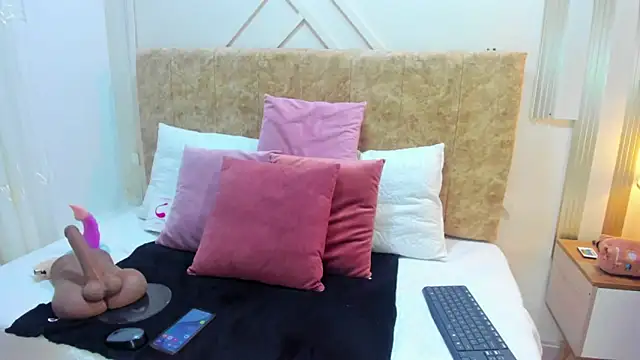 Snapshot of ashley__foxx_ chatting on September 24, 2025, 2:23 pm ashley foxx online show from September 24, 2025, 2:23 pm