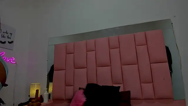 alexa andherson online show from October 29, 2025, 12:04 pm