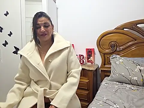 Julie Boronat26 online show from November 26, 2025, 2:17 pm