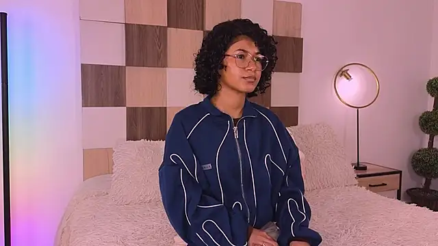 Adele Carter  online show from November 14, 2025, 2:32 pm