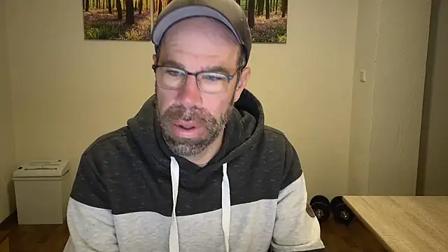 Snapshot of Harry_Boldt chatting on October 22, 2025, 4:56 am Harry Boldt online show from October 22, 2025, 4:56 am