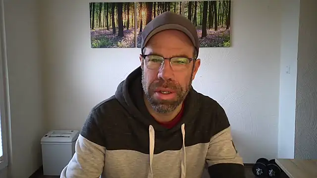 Snapshot of Harry_Boldt chatting on October 25, 2025, 6:23 am Harry Boldt online show from October 25, 2025, 6:23 am