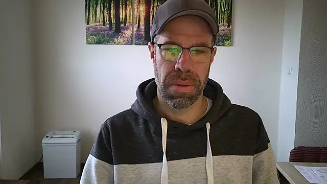 Snapshot of Harry_Boldt chatting on November 4, 2025, 7:12 am Harry Boldt online show from November 4, 2025, 7:12 am