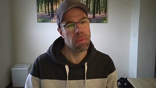 Snapshot of Harry_Boldt chatting on October 28, 2025, 7:07 am Harry Boldt online show from October 28, 2025, 7:07 am