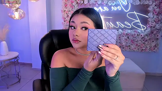 Snapshot of GabriellaLee chatting on September 23, 2025, 2:29 am GabriellaLee online show from September 23, 2025, 2:29 am