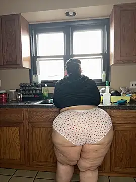 tillymarie34 online show from November 24, 2025, 5:57 pm