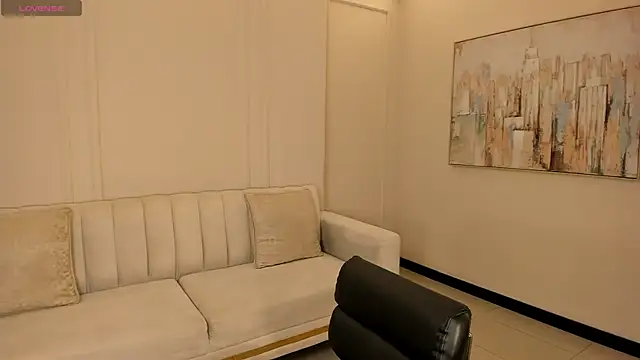 StacyWoods online show from April 16, 2026, 11:44 am