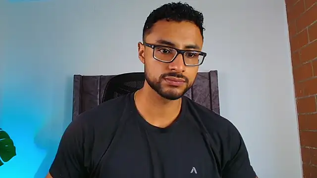 Snapshot of LiamGarcia1 chatting on October 11, 2025, 1:12 pm LiamGarcia1 online show from October 11, 2025, 1:12 pm