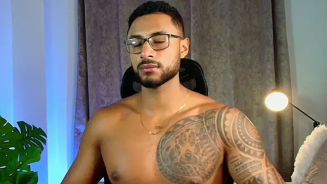 LiamGarcia1 online show from February 28, 2025, 9:55 pm
