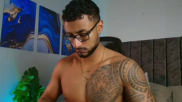 Snapshot of LiamGarcia1 chatting on September 17, 2025, 1:57 pm LiamGarcia1 online show from September 17, 2025, 1:57 pm