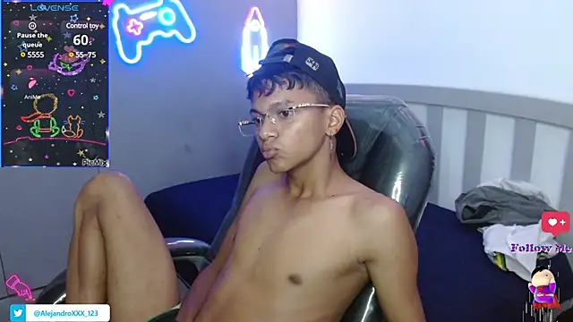 loistwink  online show from March 6, 2025, 2:41 am