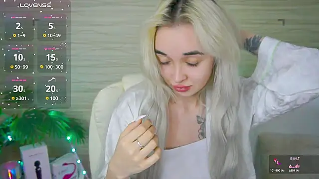 Snapshot of Ashley_S chatting on February 27, 2025, 3:29 am Ashley S online show from February 27, 2025, 3:29 am