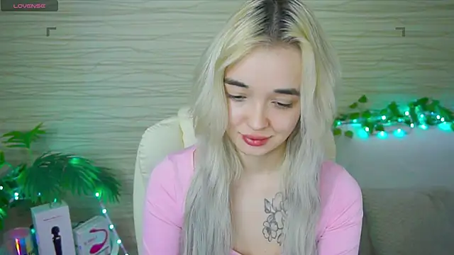 Snapshot of Ashley_S chatting on February 26, 2025, 2:19 am Ashley S online show from February 26, 2025, 2:19 am