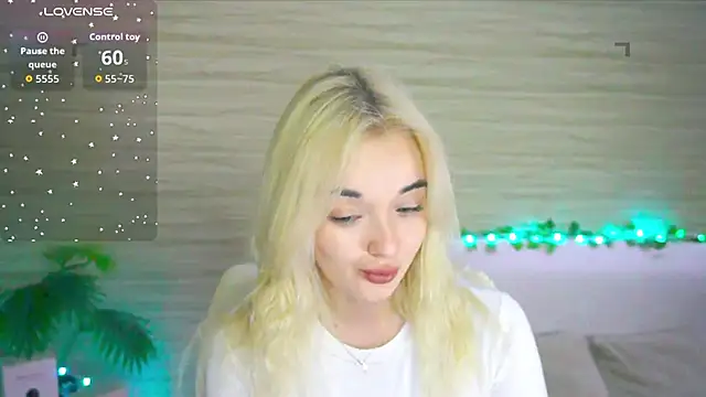 Snapshot of Ashley_S chatting on October 29, 2025, 11:14 pm Ashley S online show from October 29, 2025, 11:14 pm