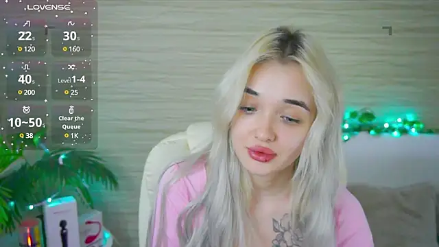 Snapshot of Ashley_S chatting on March 6, 2025, 11:20 pm Ashley S online show from March 6, 2025, 11:20 pm