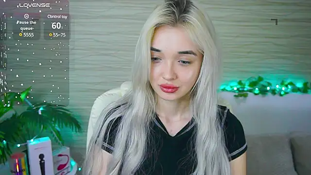 Snapshot of Ashley_S chatting on March 14, 2025, 2:10 am Ashley S online show from March 14, 2025, 2:10 am