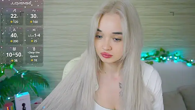 Snapshot of Ashley_S chatting on March 17, 2025, 11:13 pm Ashley S online show from March 17, 2025, 11:13 pm