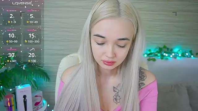 Snapshot of Ashley_S chatting on March 21, 2025, 11:12 pm Ashley S online show from March 21, 2025, 11:12 pm