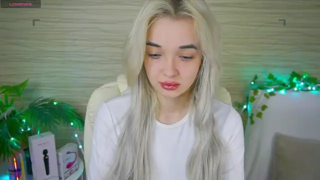 Snapshot of Ashley_S chatting on February 17, 2025, 11:11 pm Ashley S online show from February 17, 2025, 11:11 pm