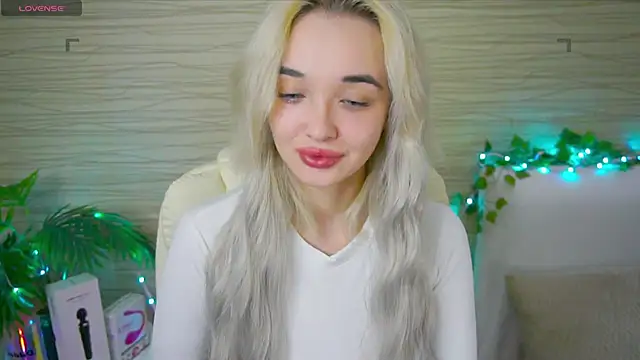 Snapshot of Ashley_S chatting on February 21, 2025, 11:10 pm Ashley S online show from February 21, 2025, 11:10 pm