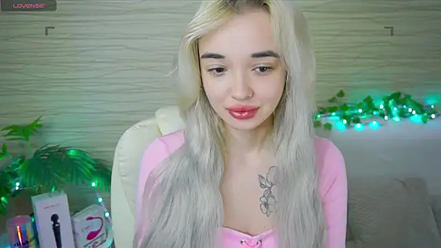 Snapshot of Ashley_S chatting on February 25, 2025, 11:15 pm Ashley S online show from February 25, 2025, 11:15 pm