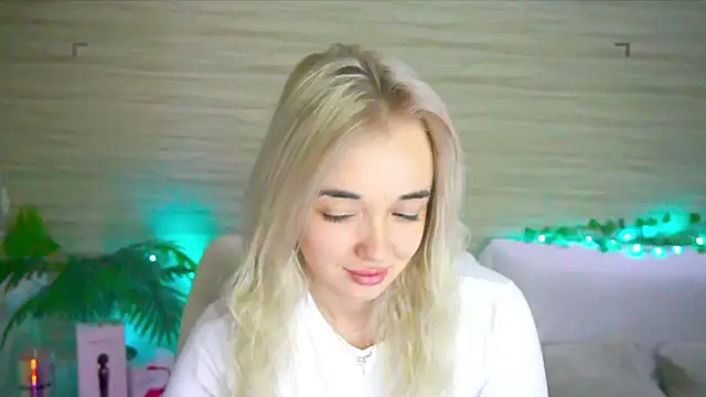 Snapshot of Ashley_S chatting on September 25, 2025, 10:49 pm Ashley S online show from September 25, 2025, 10:49 pm