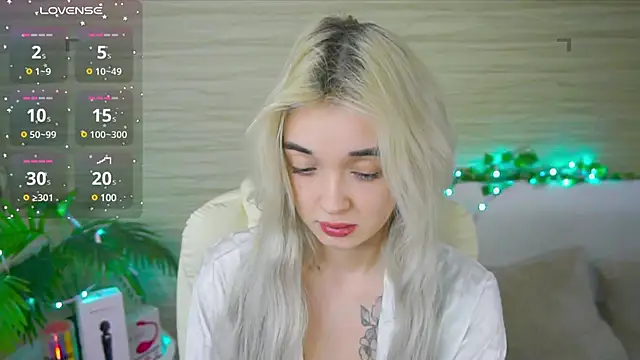 Snapshot of Ashley_S chatting on March 7, 2025, 11:16 pm Ashley S online show from March 7, 2025, 11:16 pm